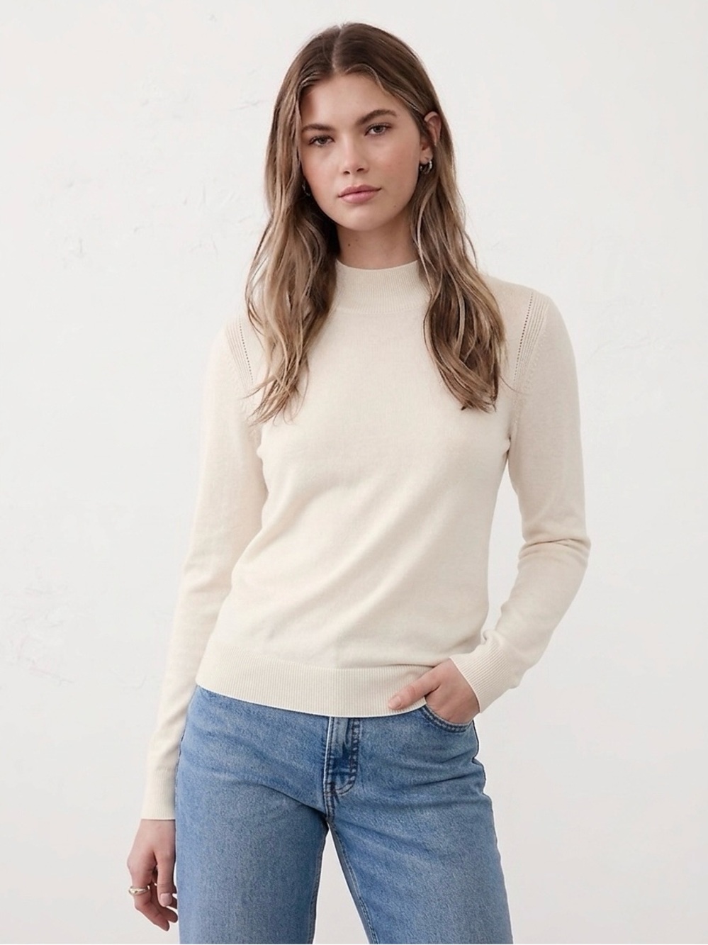 Banana Republic Ivory Mock Neck Knit Sweater Size Medium Cozy Minimalist Fall